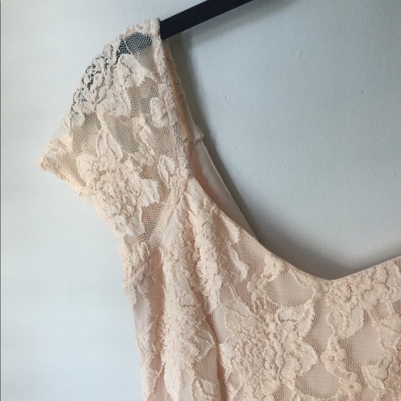 Blush Lace Dress - Picture 3 of 3